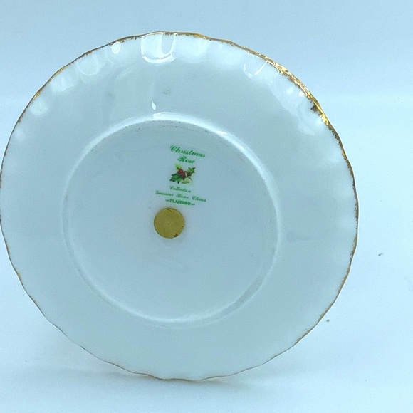 Vintage Flambro Christmas Rose Mini Tiered Tray and Trinket Box - Picture 7 of 14